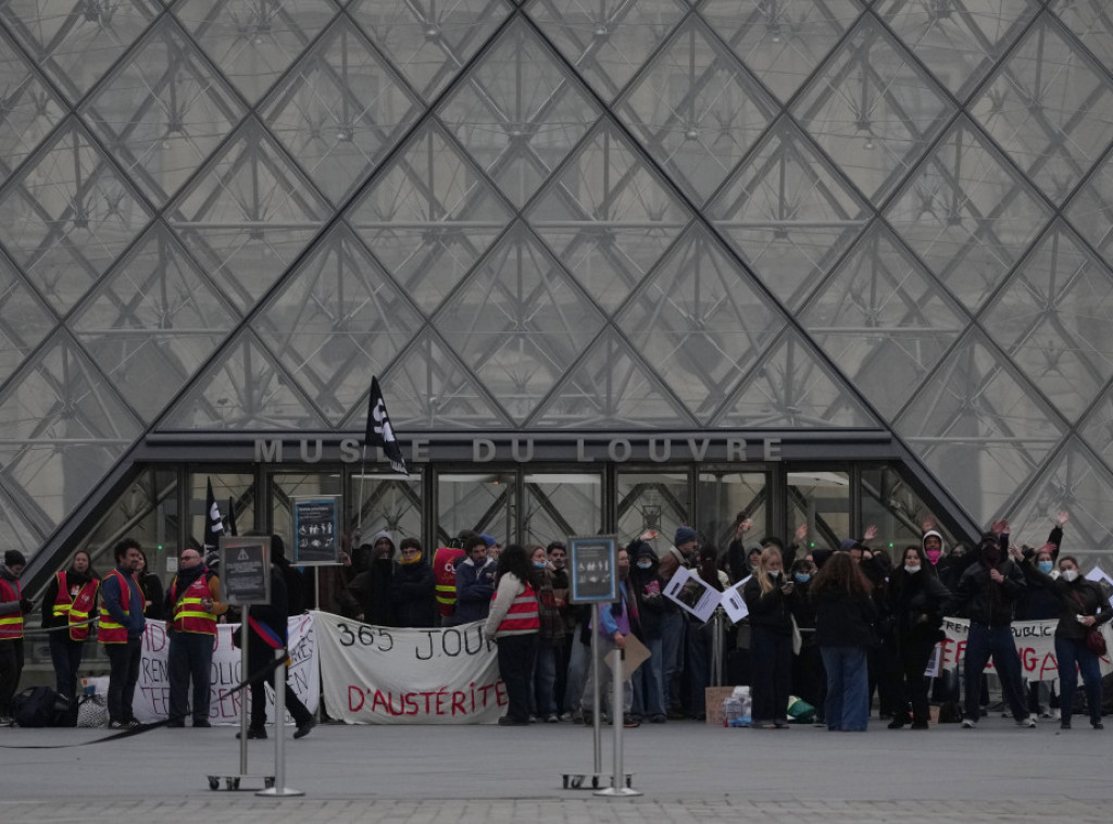 Luvr zatvoren zbog nereda u Parizu i protesta studenata