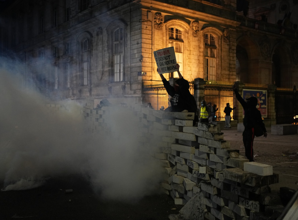 Francuska: Policijski čas uveden i u delovima Liona i Nice