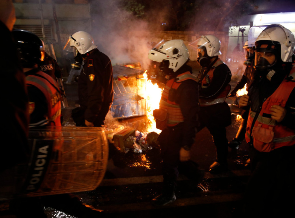 Protesti održani u Tirani protekli uz tenzije i sukobe demonstranata i policije