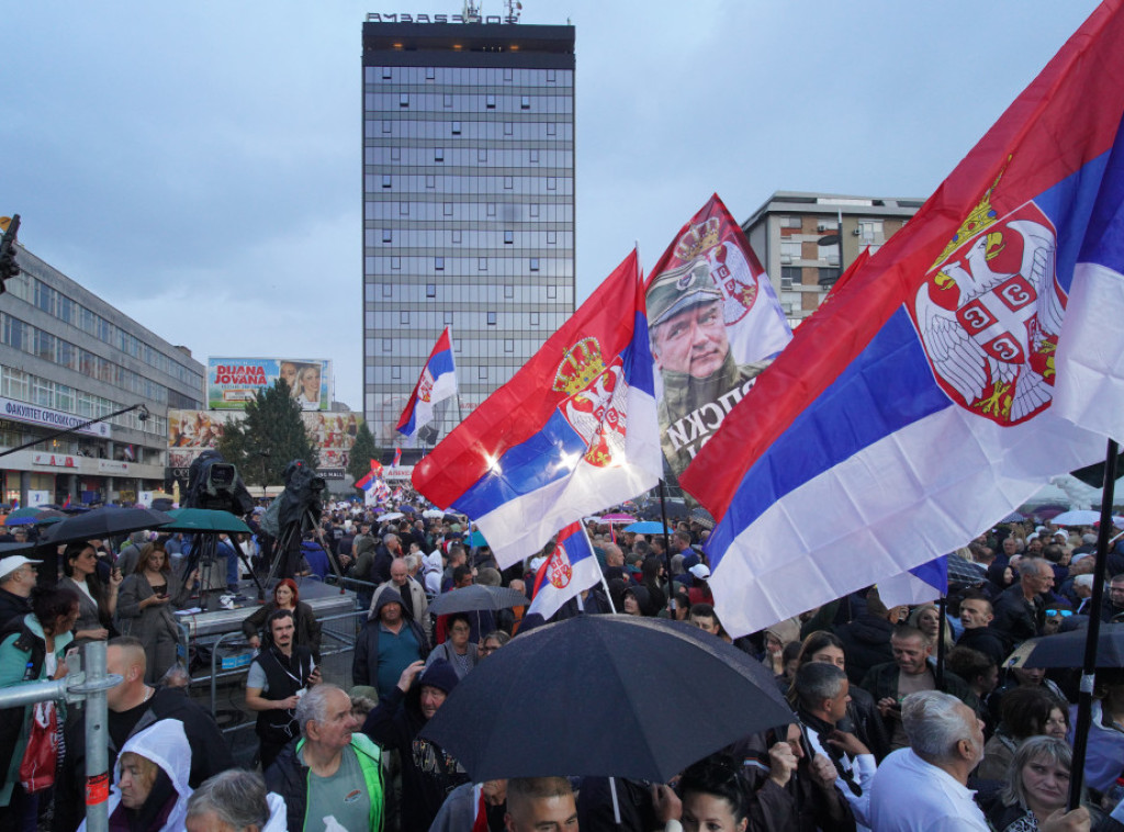 Veliki broj građana na skupu liste "Ujedinjena Srbija - Aleksandar Vučić" u Nišu