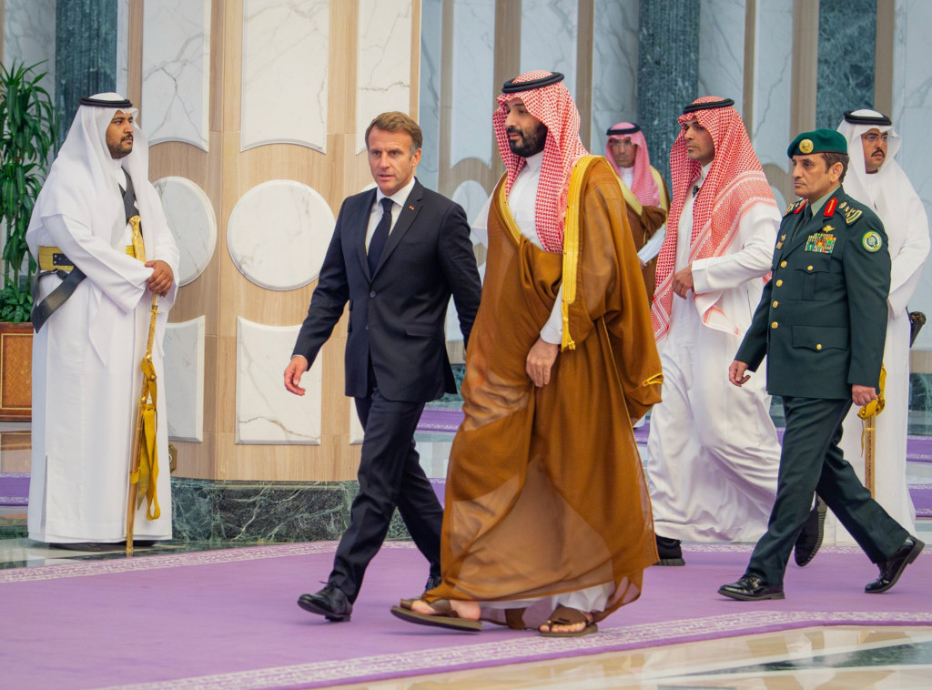 Makron doputovao u nenajavljenu posetu Saudijskoj Arabiji