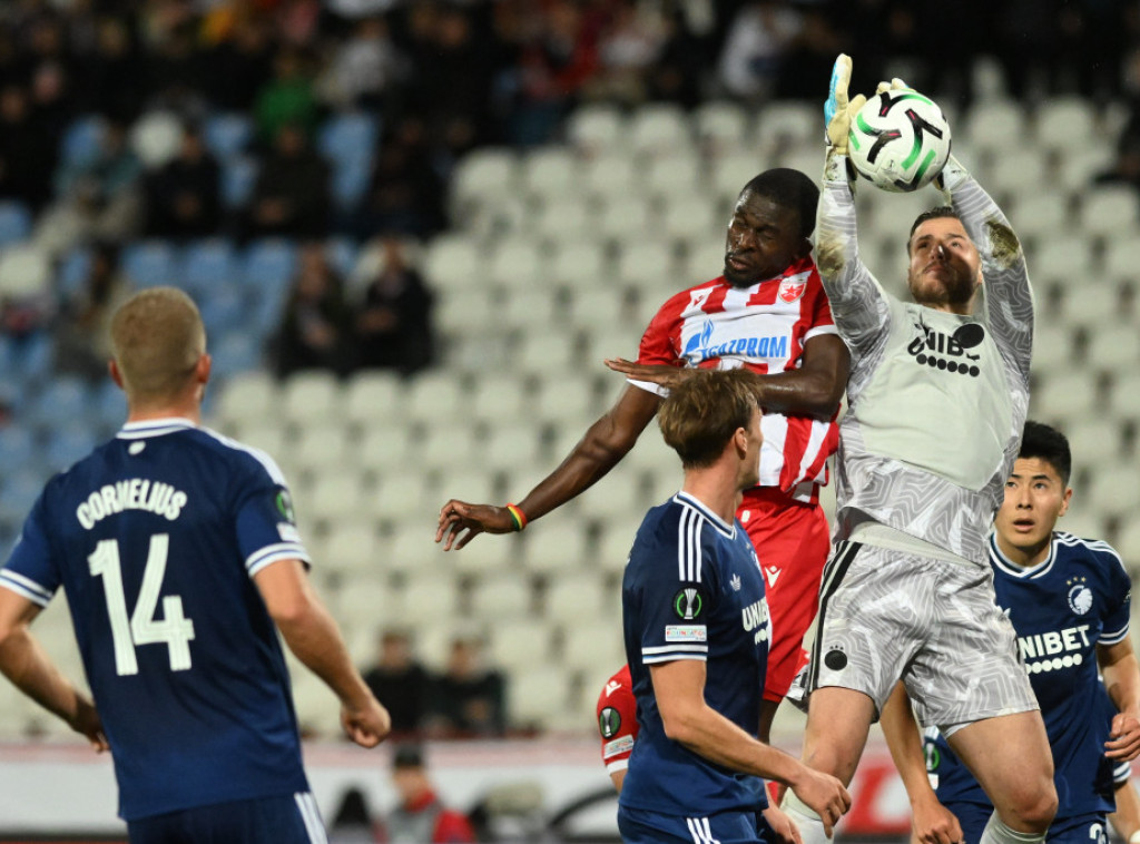 Fudbaleri Crvene zvezde posle preokreta vode 2:1 na poluvremenu protiv Kopenhagena